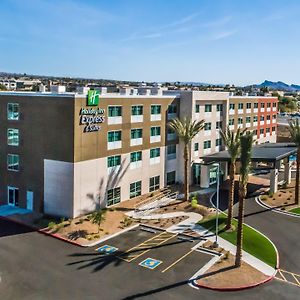 Holiday Inn Express & Suites Lake Havasu - London Bridge, An Ihg Hotel